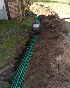 terrassement tranchée pour passage de la fibre dans le Cher